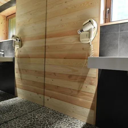 Le Chalet De Valentine Bed & Breakfast *